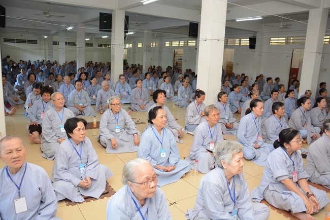“HOW TO TAKE THE RIGHT PRAYING IN BUDDHISM” Dharma Talk in the 89th Seven-Day Retreat